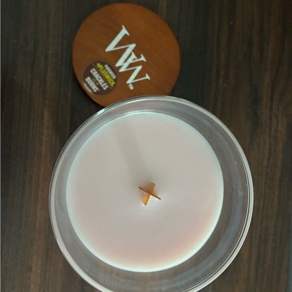 LARGE WoodWick Pink Candle Sheer Tuberose scented - Picture 4 of 4